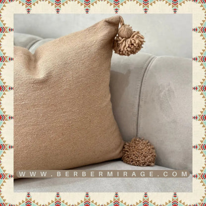 housse-coussin-berbere-beige-pompons-laine_1
