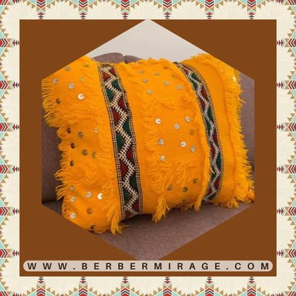 housse de coussin berbère jaune avec paillette fait a la main 